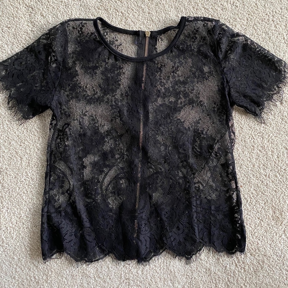 New Boutique Lace Crop Top